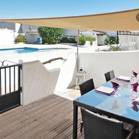 Holiday Home With Shared Pool Сент-Марі-де-ла-Мер Екстер'єр фото